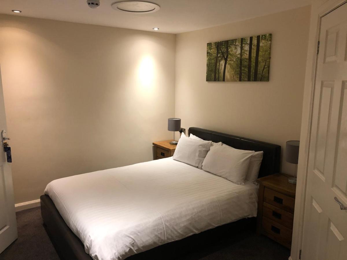 Oyo Douglas Hotel Kilmarnock Esterno foto