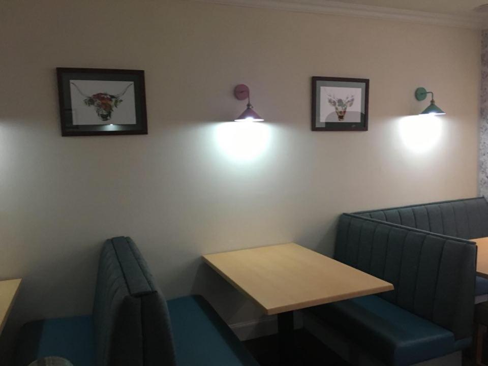 Oyo Douglas Hotel Kilmarnock Esterno foto