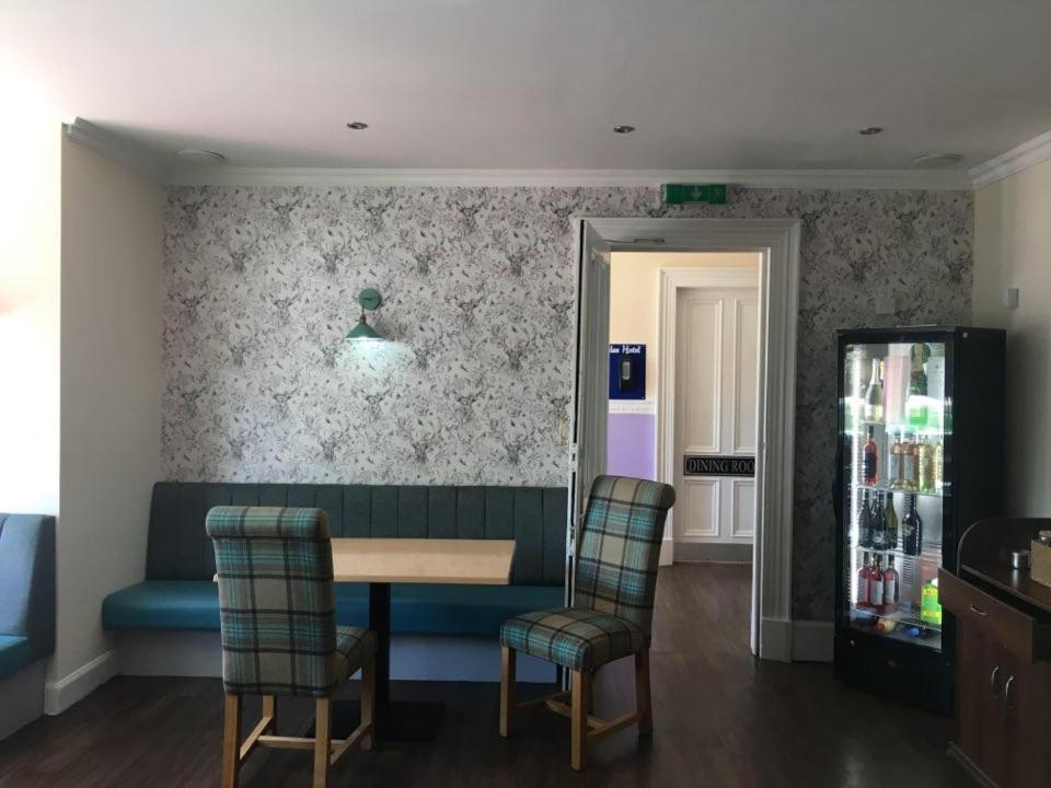 Oyo Douglas Hotel Kilmarnock Esterno foto