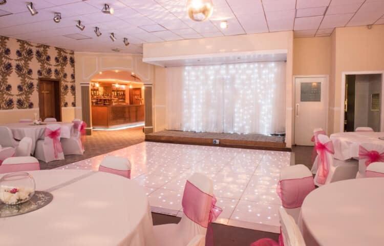 Oyo Douglas Hotel Kilmarnock Esterno foto