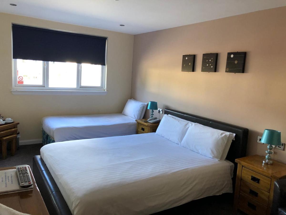 Oyo Douglas Hotel Kilmarnock Esterno foto