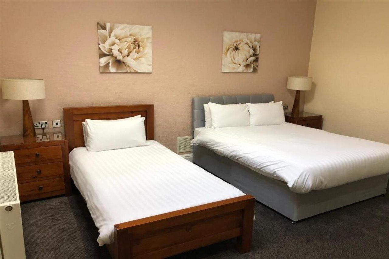 Oyo Douglas Hotel Kilmarnock Esterno foto