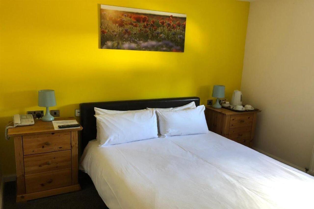 Oyo Douglas Hotel Kilmarnock Esterno foto