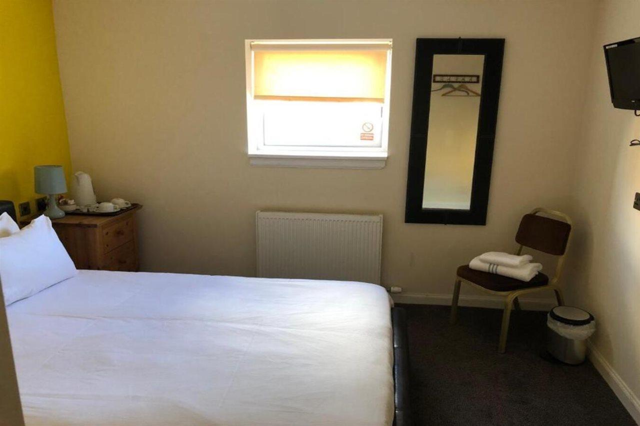 Oyo Douglas Hotel Kilmarnock Esterno foto