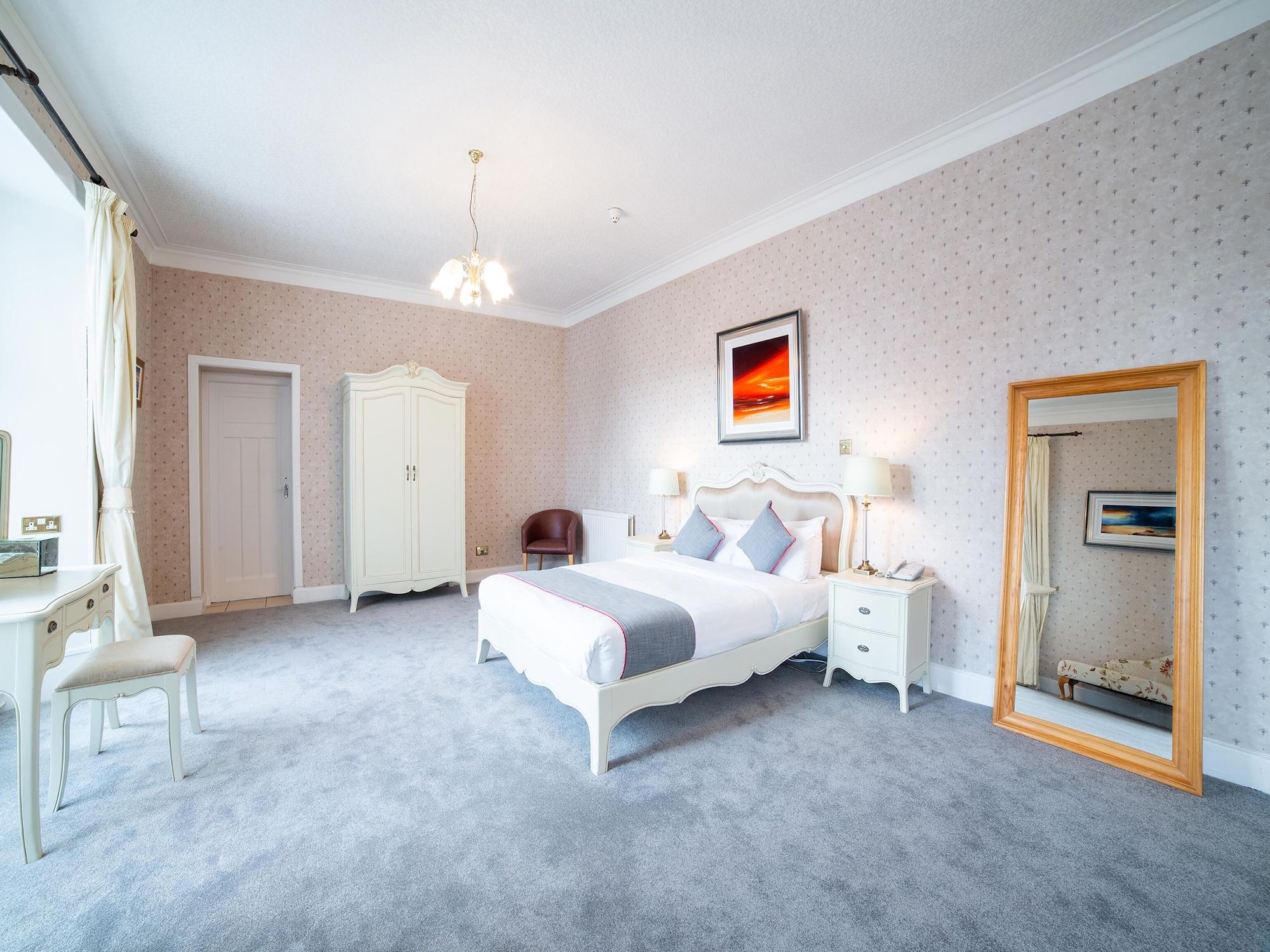 Oyo Douglas Hotel Kilmarnock Esterno foto
