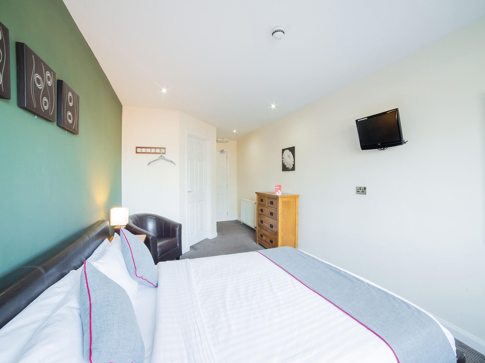 Oyo Douglas Hotel Kilmarnock Esterno foto