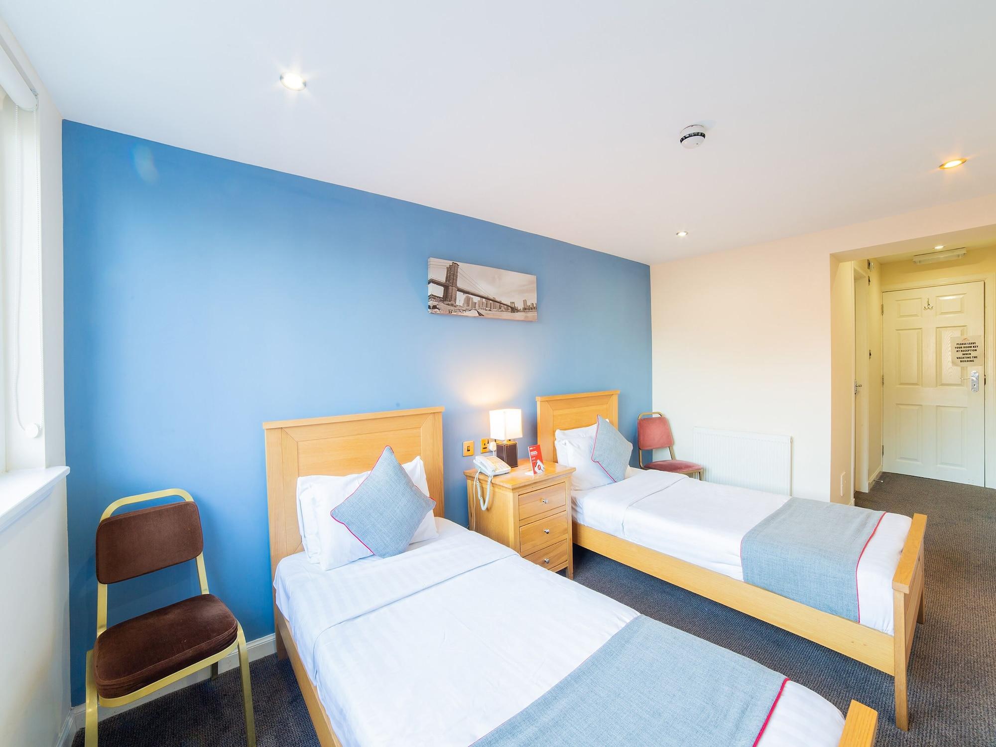 Oyo Douglas Hotel Kilmarnock Esterno foto