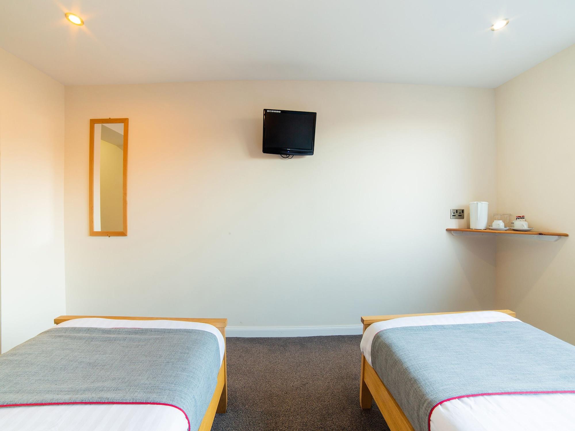 Oyo Douglas Hotel Kilmarnock Esterno foto