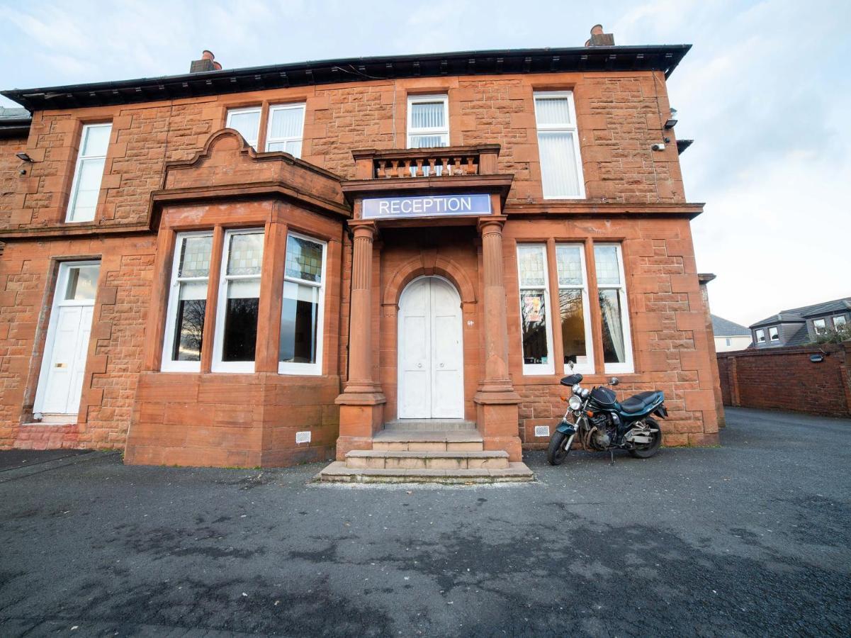 Oyo Douglas Hotel Kilmarnock Esterno foto