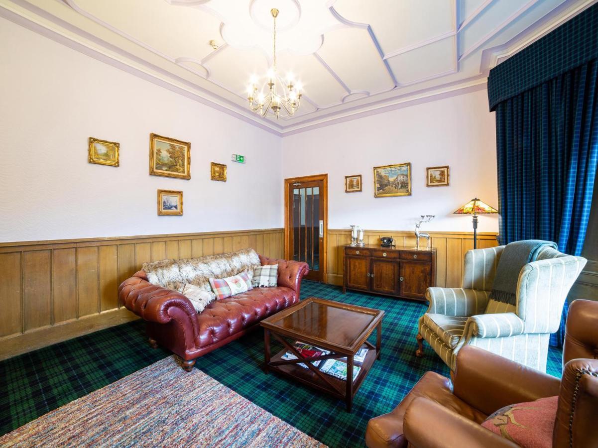 Oyo Douglas Hotel Kilmarnock Esterno foto
