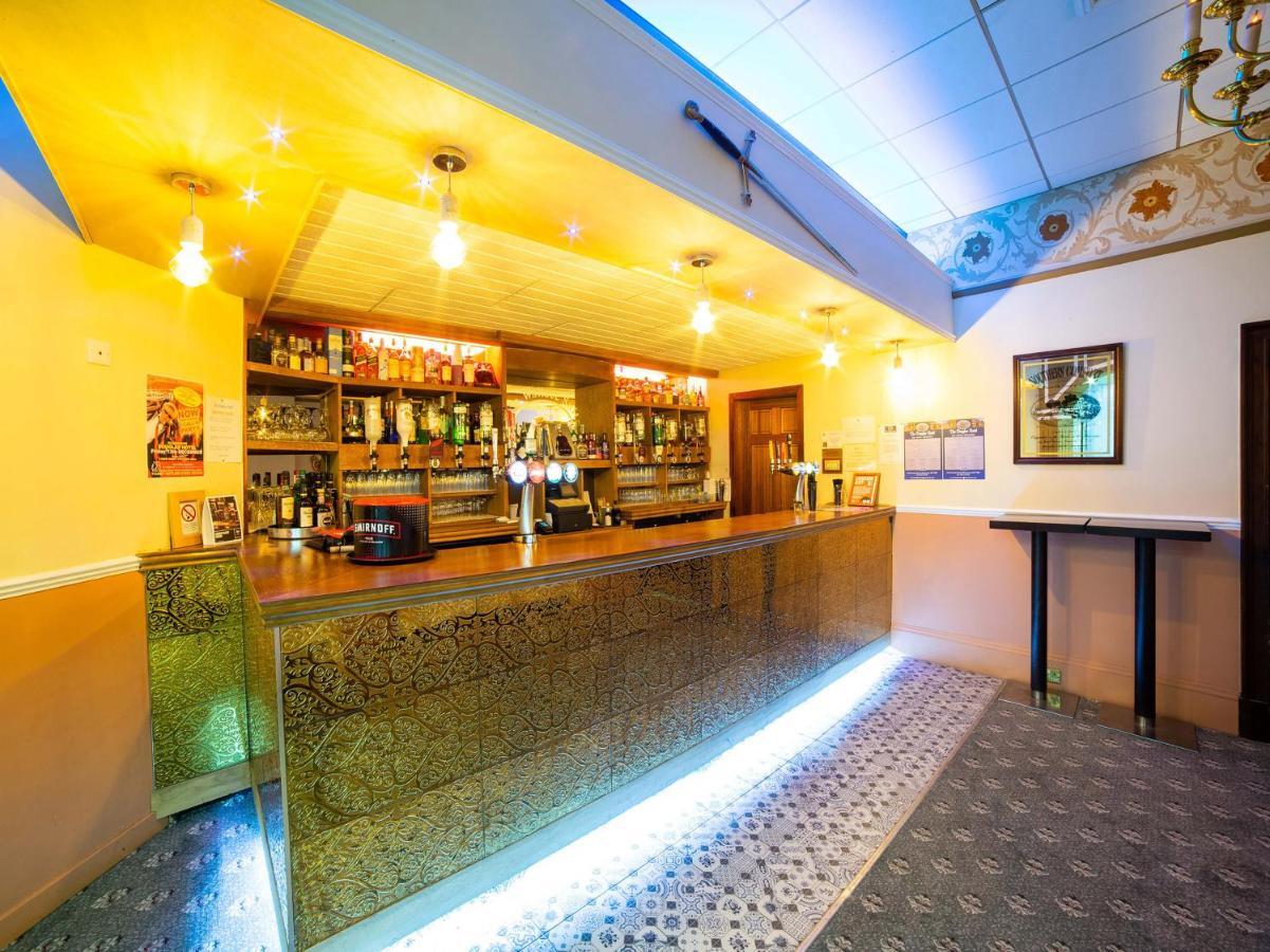 Oyo Douglas Hotel Kilmarnock Esterno foto