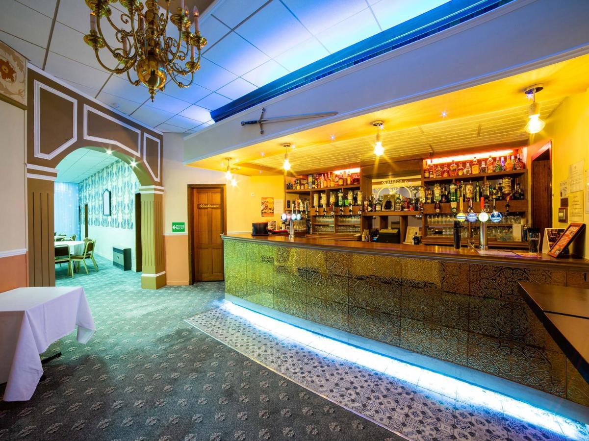 Oyo Douglas Hotel Kilmarnock Esterno foto