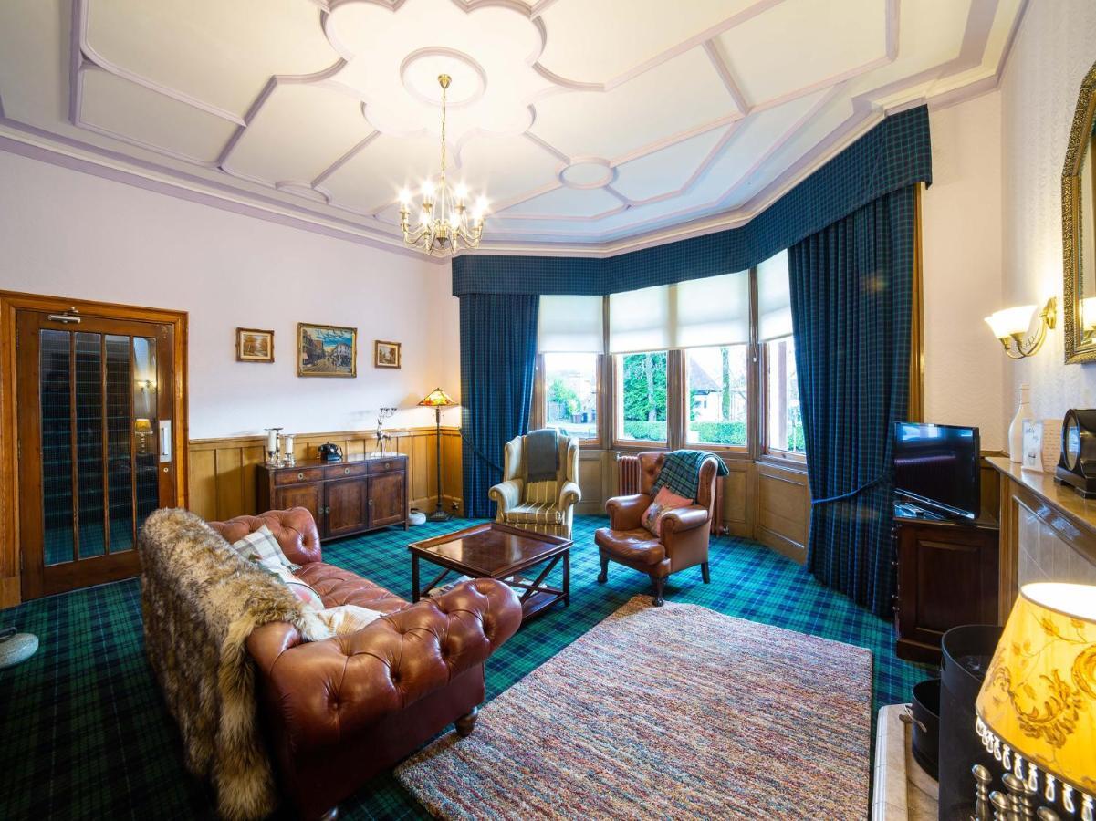 Oyo Douglas Hotel Kilmarnock Esterno foto