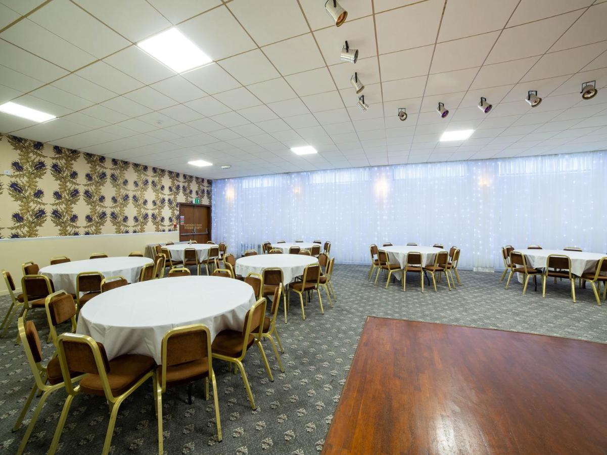 Oyo Douglas Hotel Kilmarnock Esterno foto